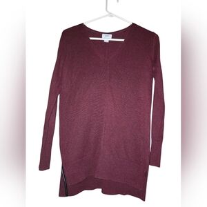 7/55 .Old Navy Burgundy Sweater